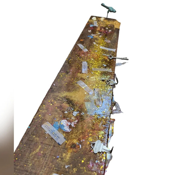 Handmade Skeleton Key Holder Wood Epoxy Resin Key Holder - Picture 6 of 11